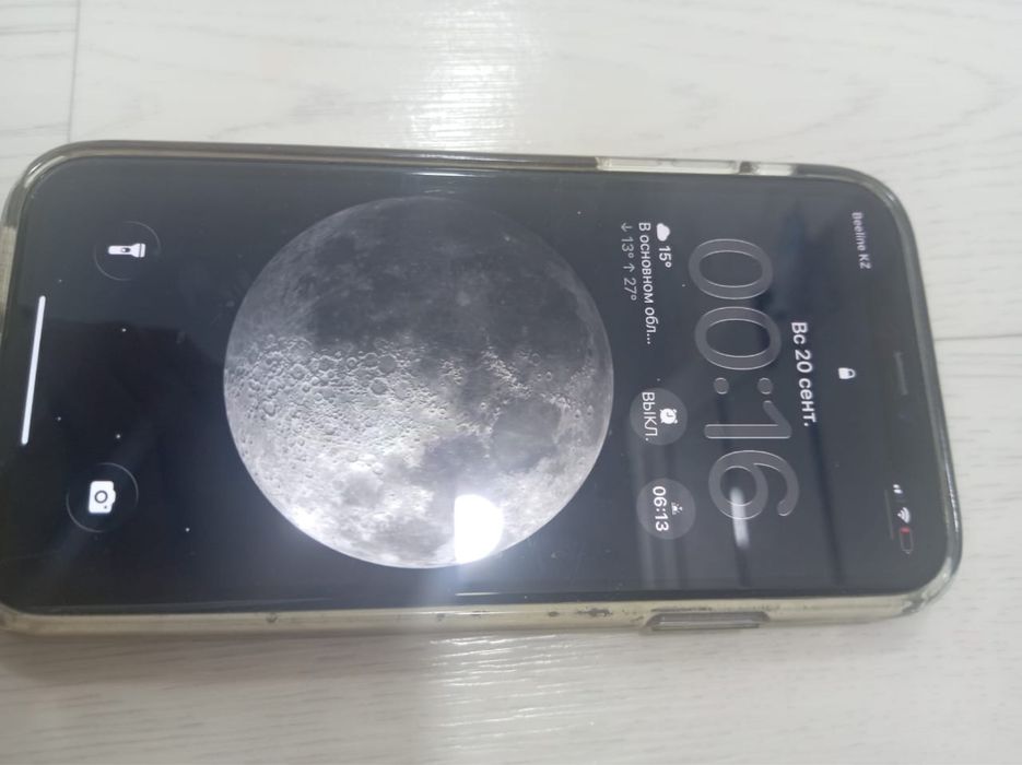 Продам Айфон 11