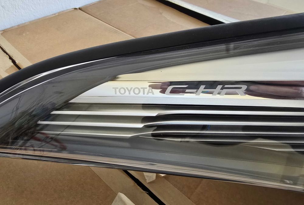 TOYOTA CH-R  LED 2018/23