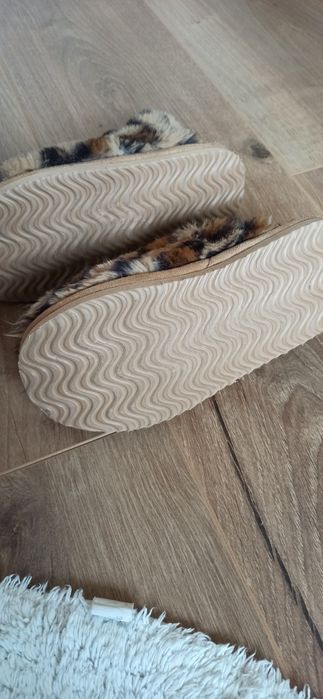 Домашни пантофи с пухкава подплата. Детски.