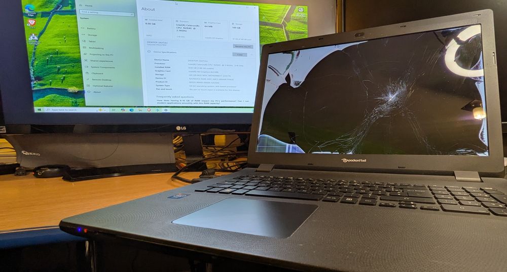 Laptop Packard Bell ZYL ecran defect