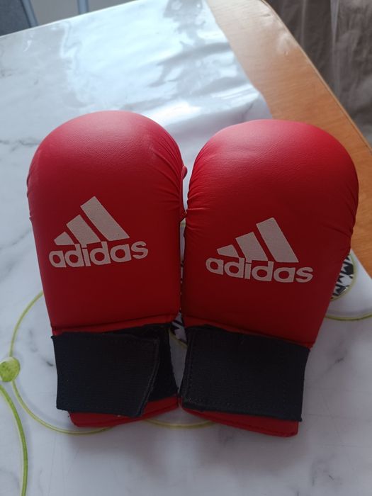 Накладки для каратэ (перчатки)