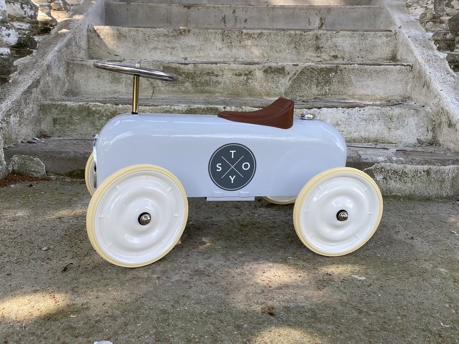 Masinuta de copii din metal retro