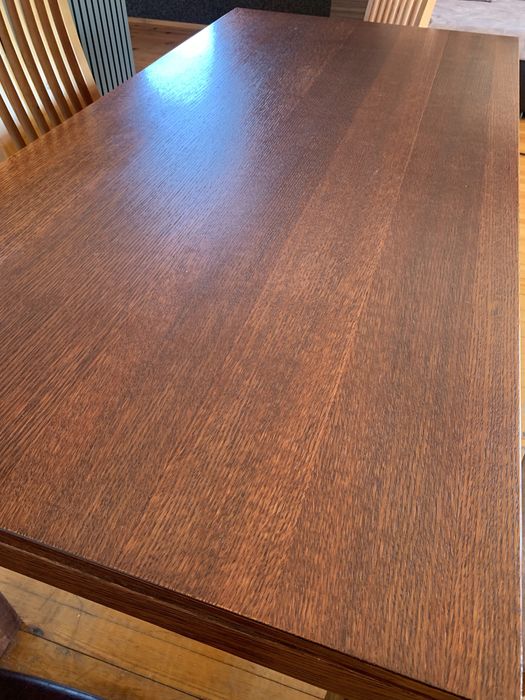 Трапезна маса от махагон