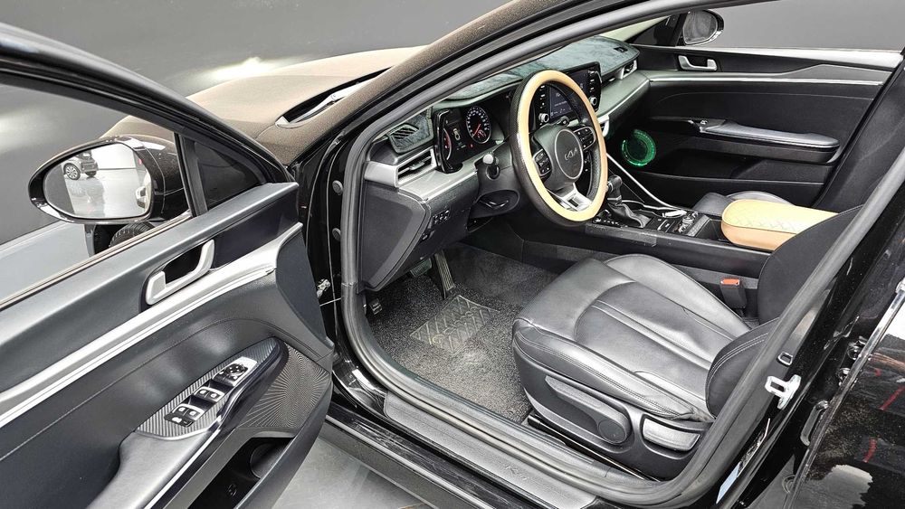 Kia K5 2.0Lpi Standard autogeorge.com