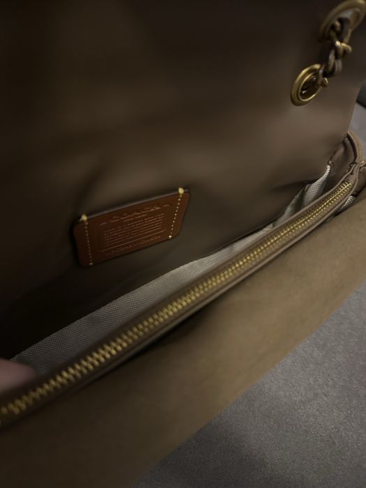 Чанта естествен велур и tommy hilfiger camera bag