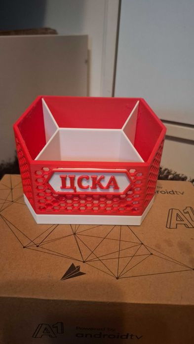 Моливник, стойка за дистанционни с надпис: ЦСКА, Ливърпул