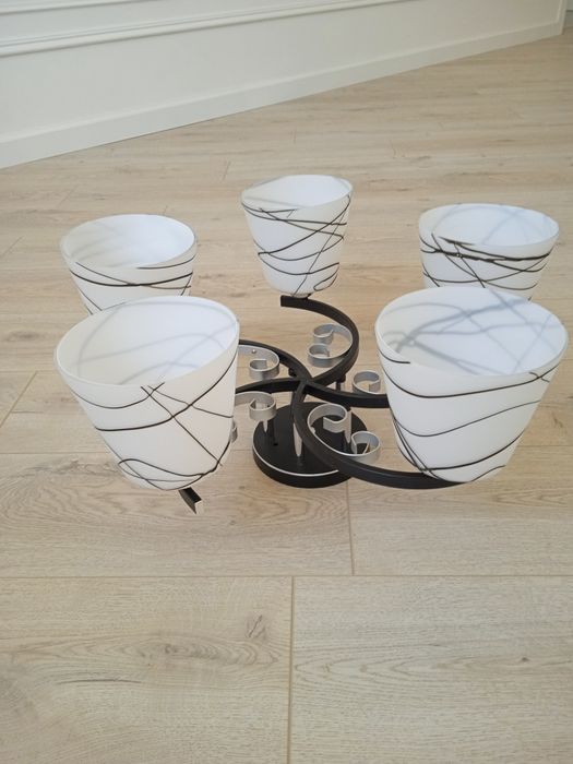 Люстра б/у 5 плафонов цена цена 250 тысяч сум.