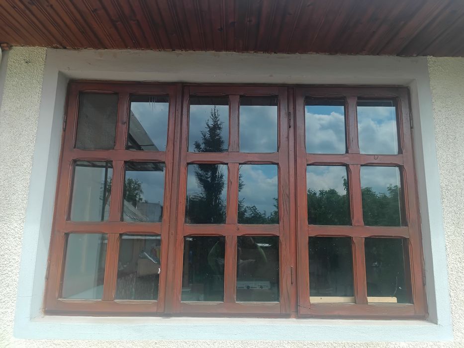 Usi duble,  geamuri, ferestre de beci, garaj, magazie, cu tot cu tocuri. Lemn masiv, broaște funcționale, chei
