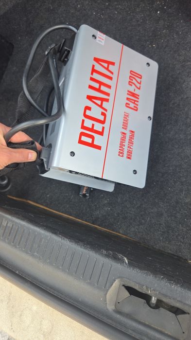 Продам сварочный аппарат Ресанта САИ 220