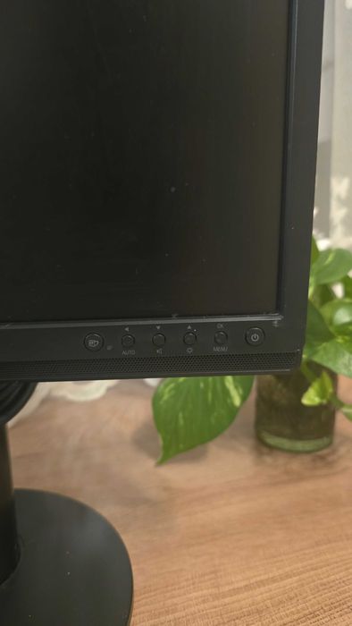 Монитор PHILIPS за компютър
