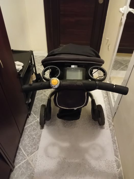 Предлагам сгъваема детска количка използвана. В отлично състояние.