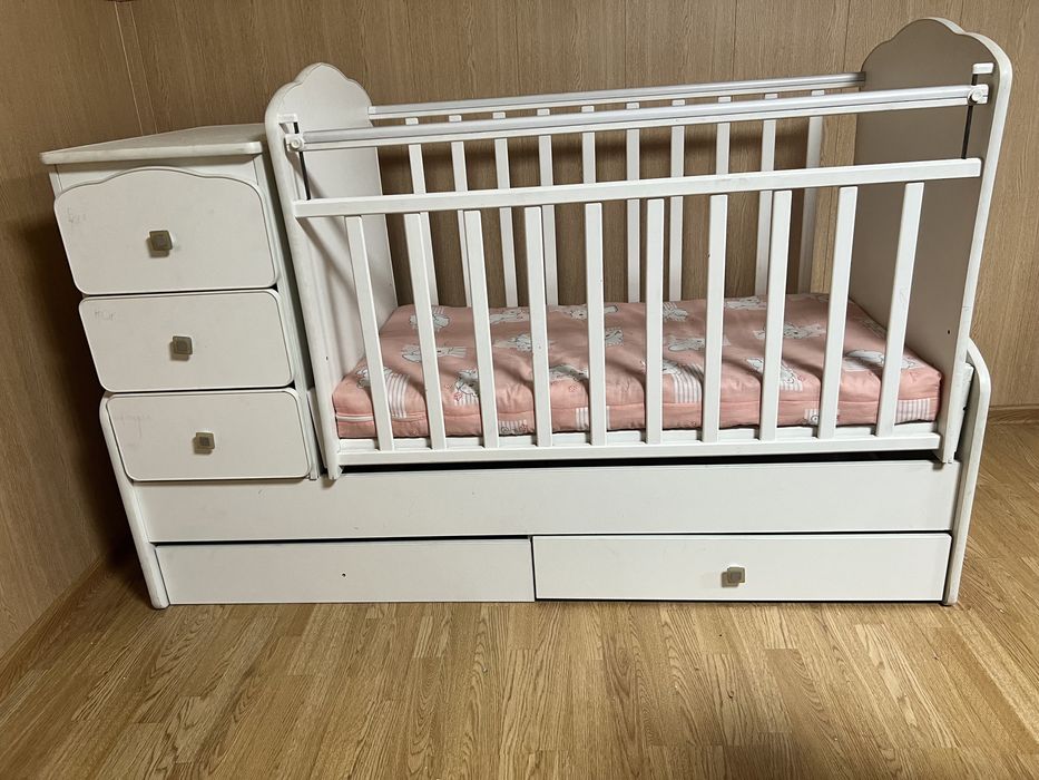 Продам манеж качалку