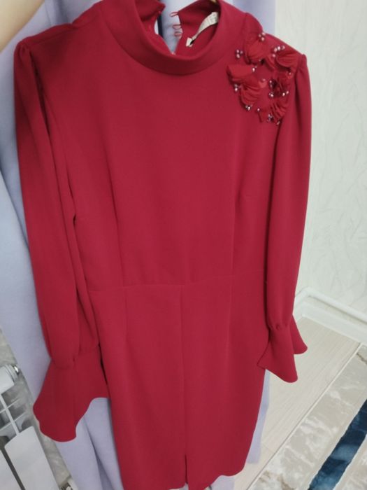 Платье и в мир и в пир