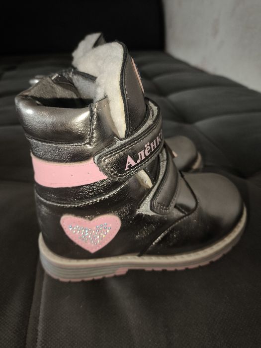Продам детскую обувь для девочек