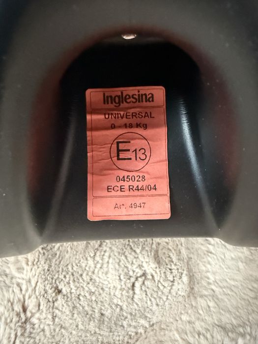 Vand scaun auto  bebe INGLESINA