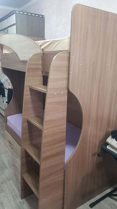 Двухярусная кровать