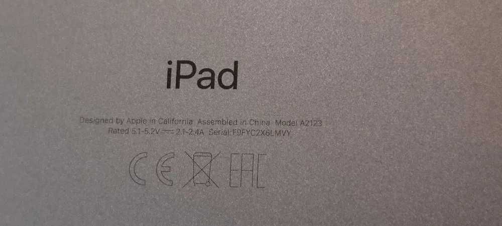 Продавам Apple за iPad Air 3-то поколение от 2019 г Wi-Fi + LTE връзка