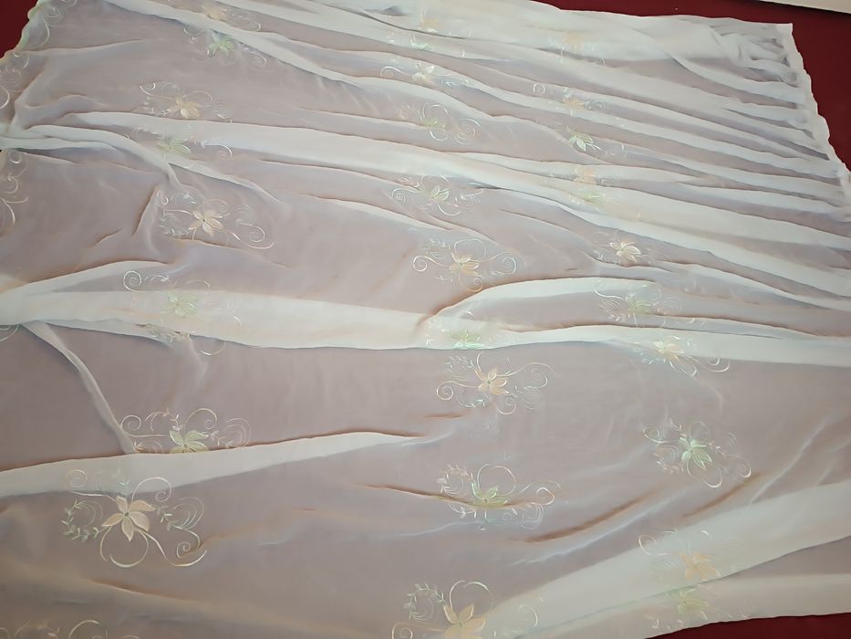 Занавески   две штуки отдам даром