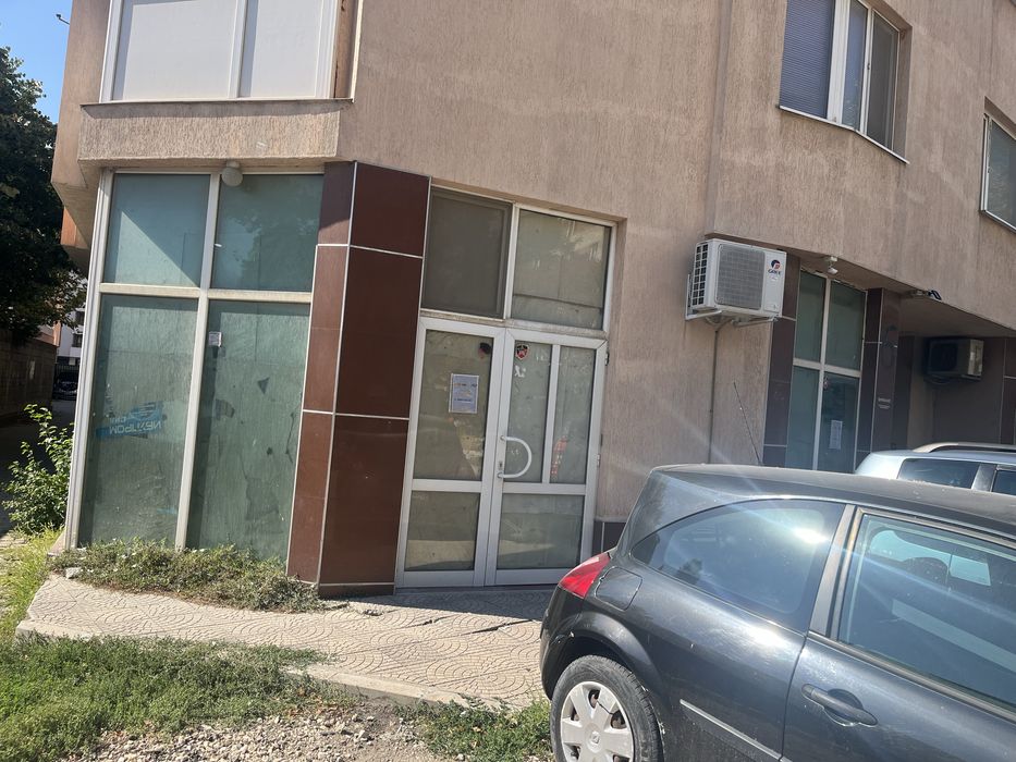 Продава се Магазин в Пловдив, Южен - 75 кв.м за 2134 €/кв.м - Снимка #1