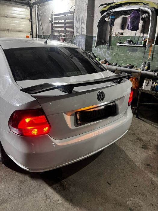 Спойлер на багажник