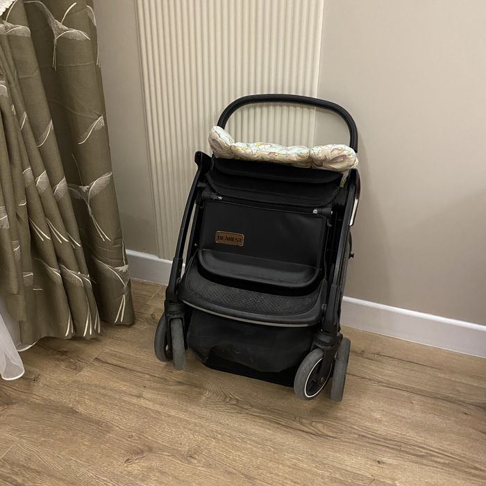 Коляска прогулочный