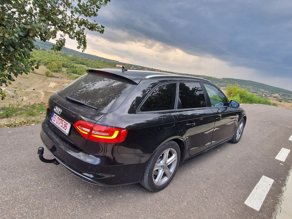 Vând Audi A4 B8.5