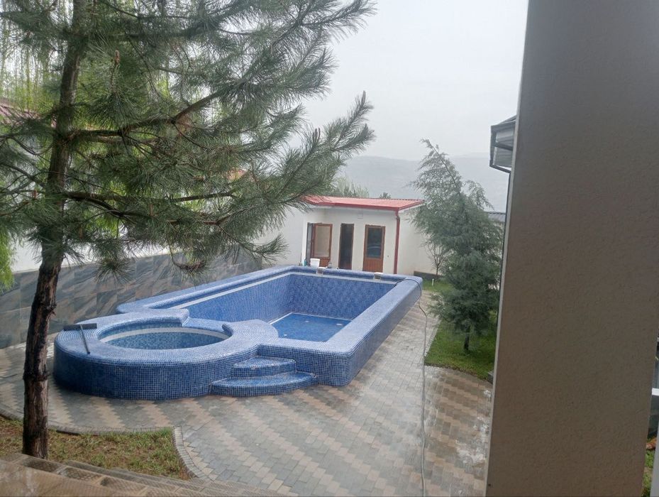 Dacha sotiladi Humsonda