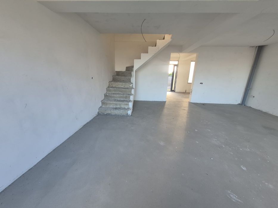 Vila de vânzare P+1+M mangalia