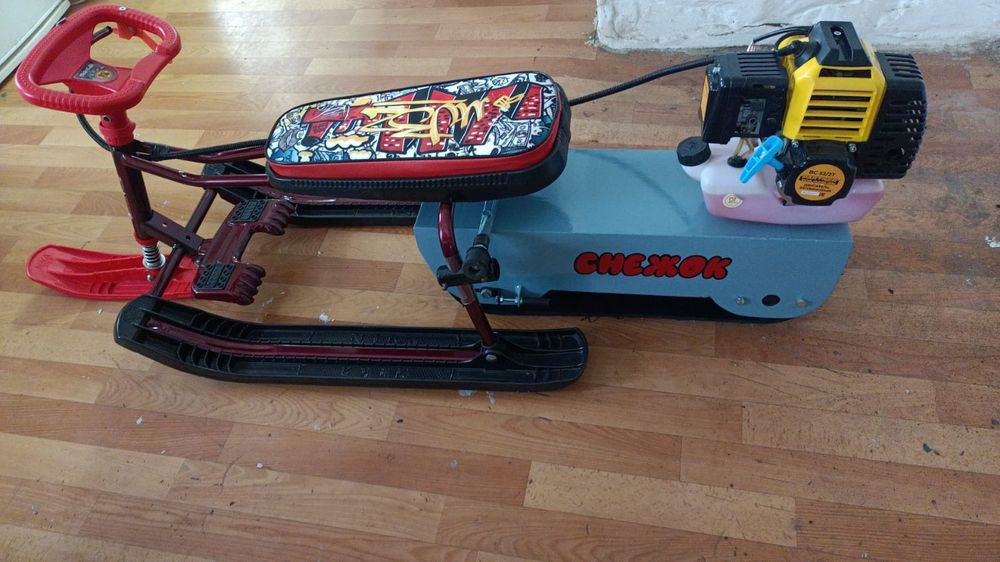 Детские бензиновый снегоход