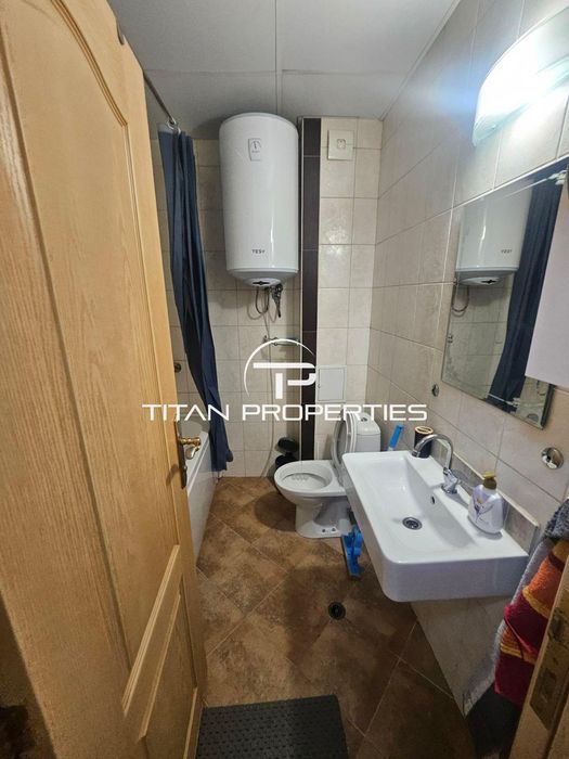 Дава се под наем Двустаен апартамент в Бургас, Център - 70 кв.м за 561 € - Снимка #6