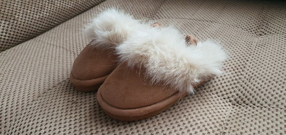 Incaltaminte blana pentru fetițe  mărimea 26/27