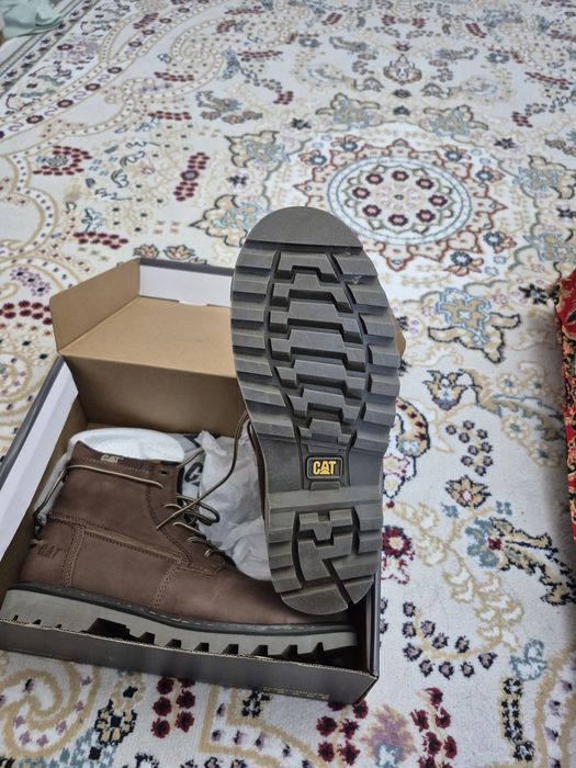Продаётся новый мужской спец ботинки.