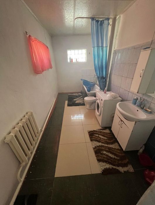 в центре города продается 5 комнатный дом