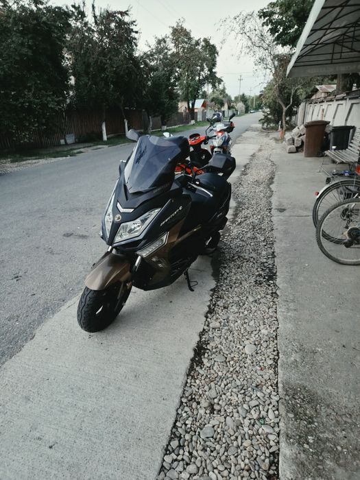 Maxiscuter Barton Bmax125