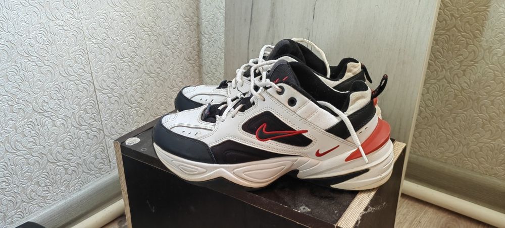 Кроссовки Nike 40-41 размер