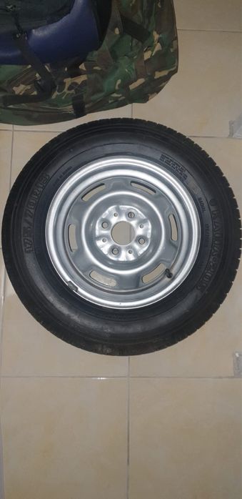 Летняя шина КАМА с диском. 175/70/13. Продам.