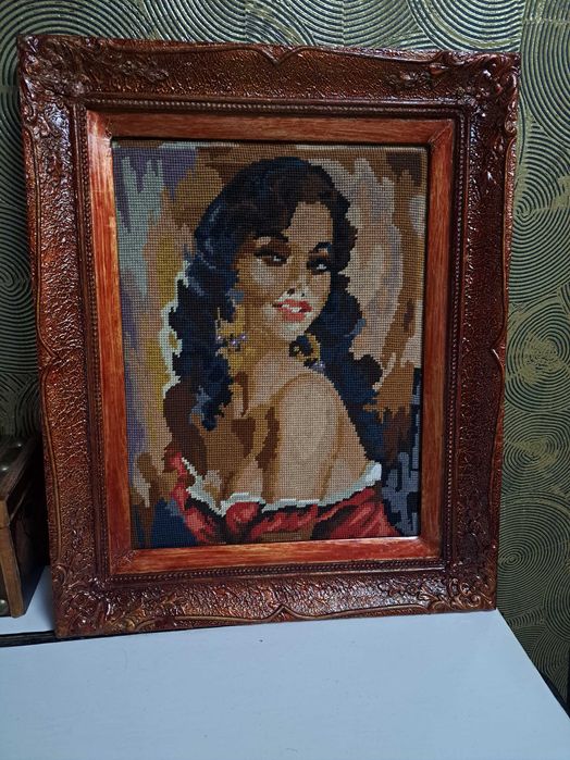 Дърворезбован орел,маса със стойка за списания,стол от ратан ..