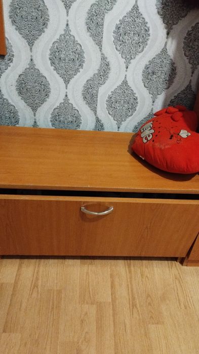 Секция от дърво и портманто от дърво