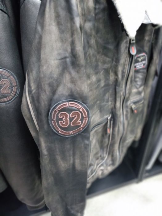 Кожаная куртка оригинал