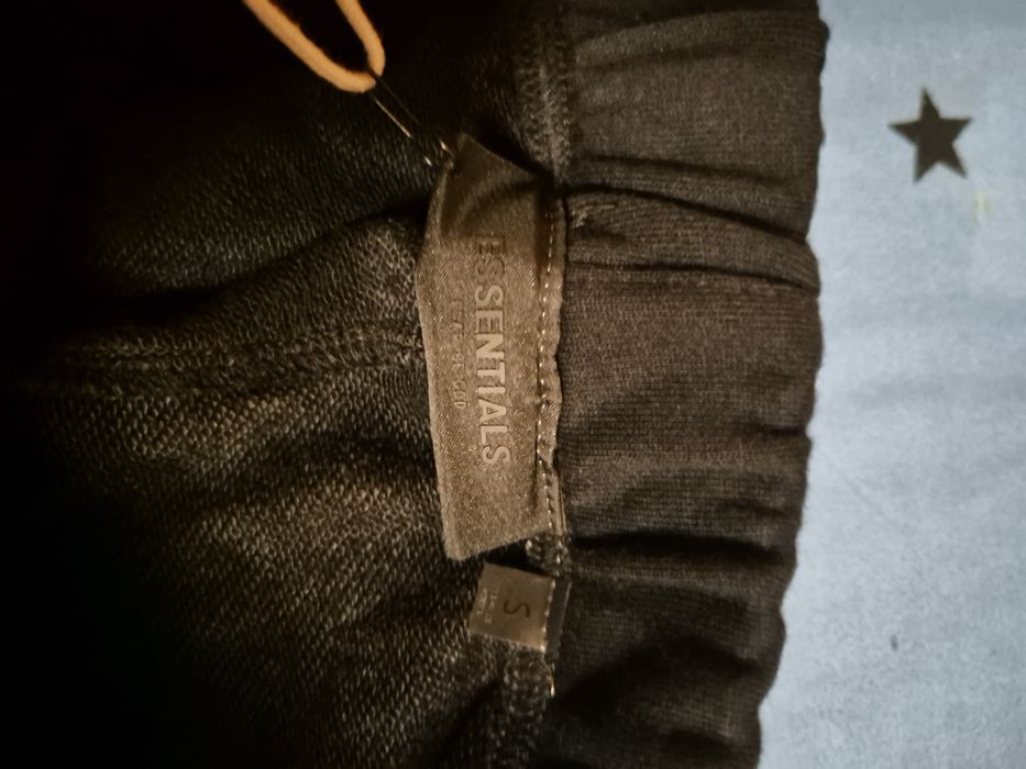 Pantaloni scurți Essentials negri