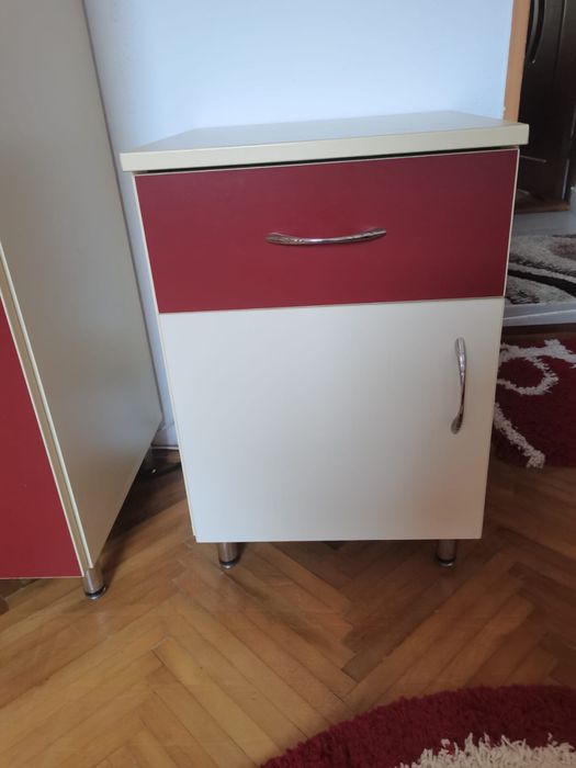 URGENT! Vand mobila set cu perdea, TV  si covoare!