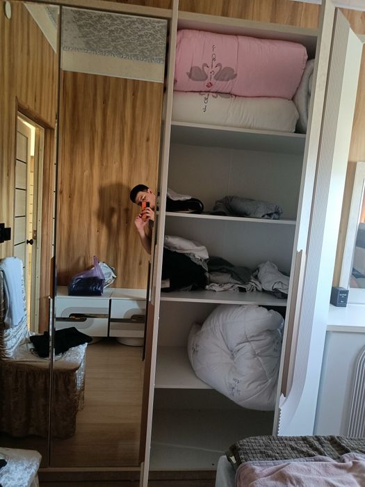 Продам спальный гарнитур. Полный комплект