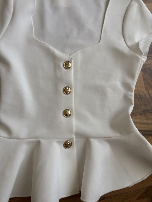 Top Zara M nou cu nasturi aurii