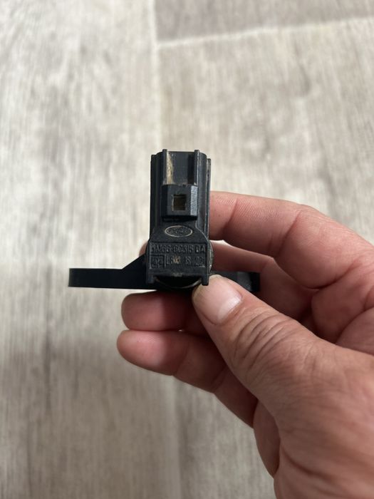 Датчик положения коленчатого вала Мазда 6