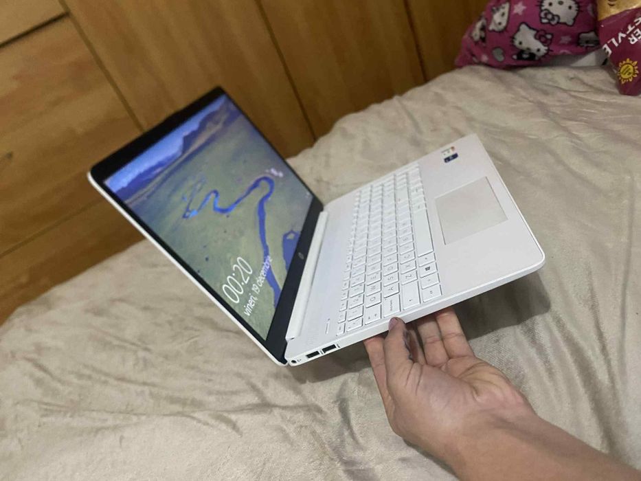 La vânzare un super leptop HP i7