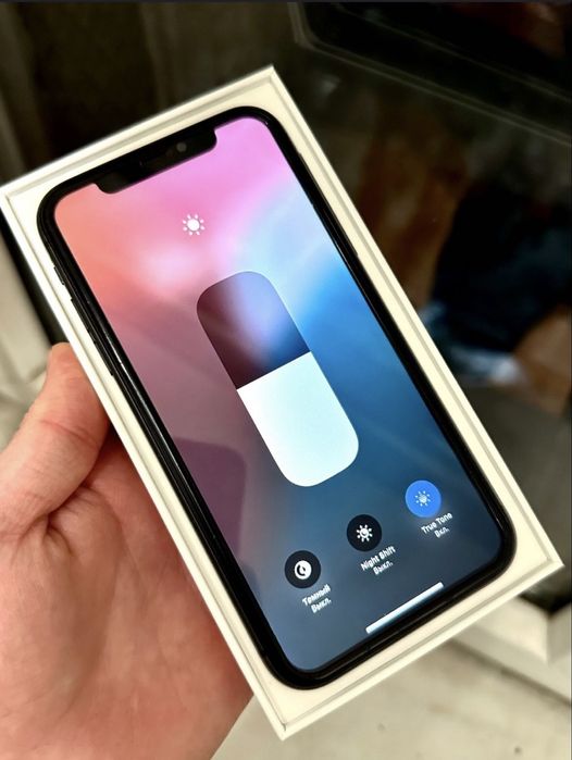 Смартфон iPhone 11