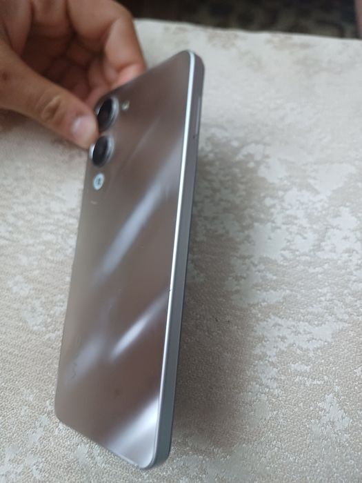 Телефон Vivo Y04