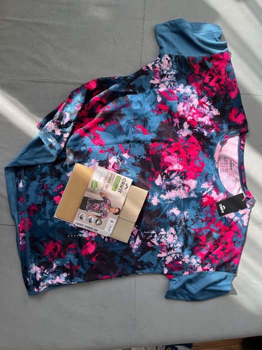 Нови дамски спортни дрехи