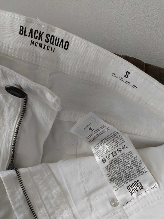 Бели къси панталони