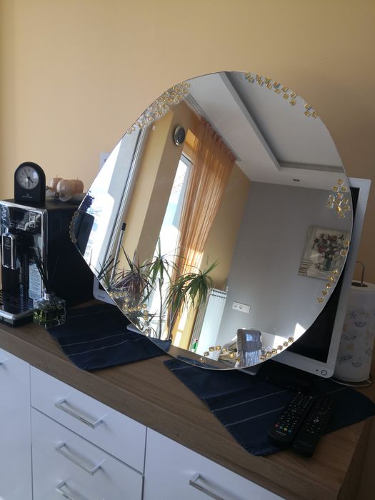 Огледало нестандартна форма